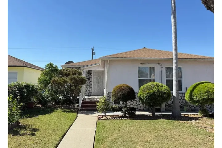 $1850 : *3 bed 2 bath with practical image 1