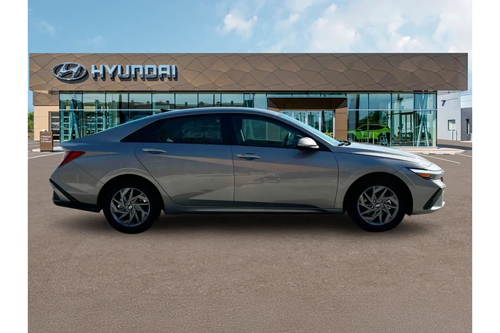 $23945 : Hyundai ELANTRA 2024 SEL 4dr image 9