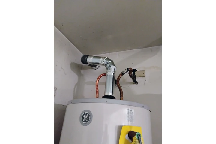 Plomero en servicio de boiler image 1