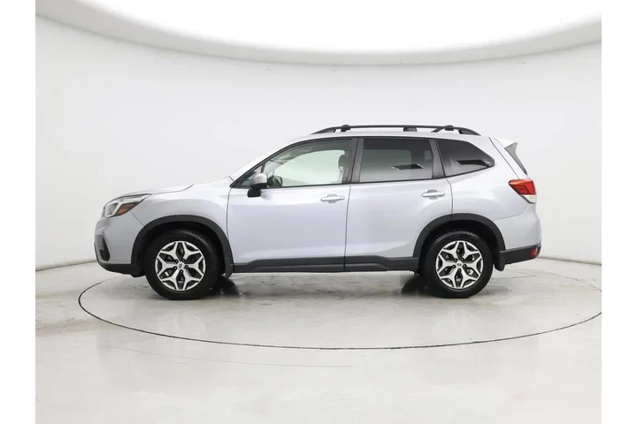 $15998 : Subaru Forester 2020 AWD Pre image 3