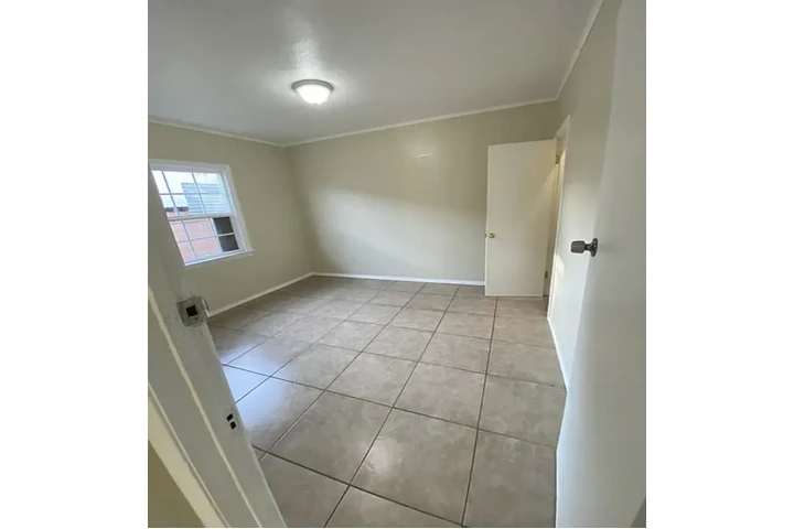$1000 : remodelada de dos habitaciones image 1