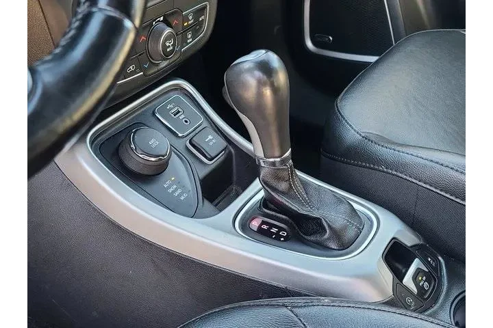 $20672 : Jeep Compass 2020 4X4 High A image 10