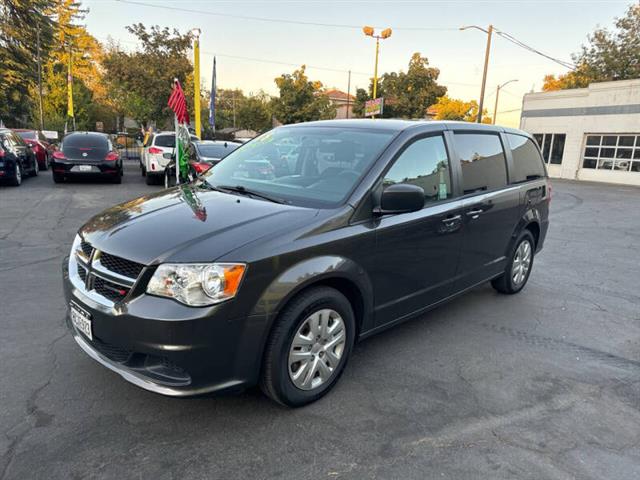 $11990 : 2018 Grand Caravan SE image 2