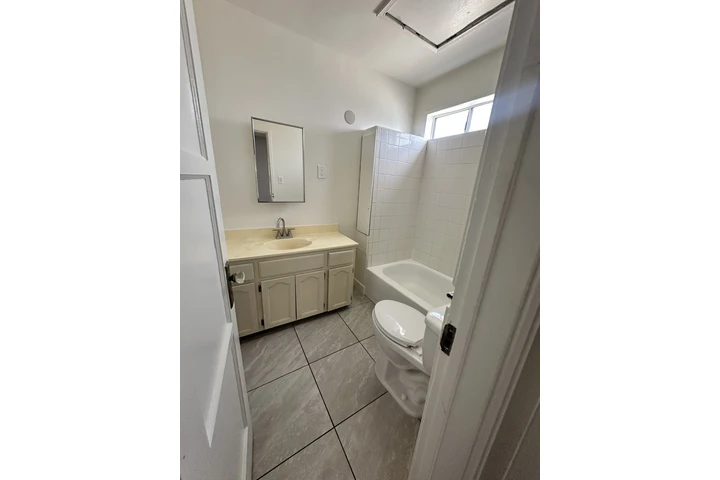 $2500 : Newly remodeled 2 Bedroom image 4