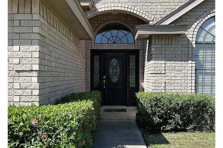$1650 : HOUSE RENT IN BROWNSVILLE TX image 3