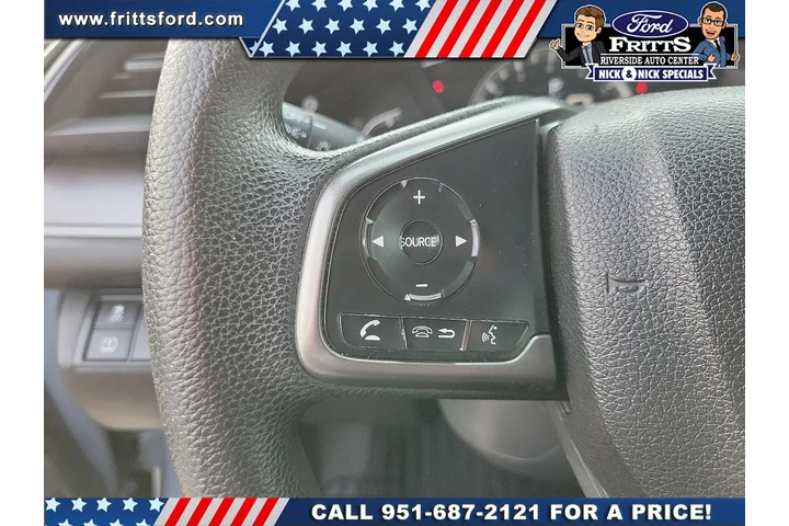 $18608 : Honda Civic 2018 LX 4dr Hatc image 6