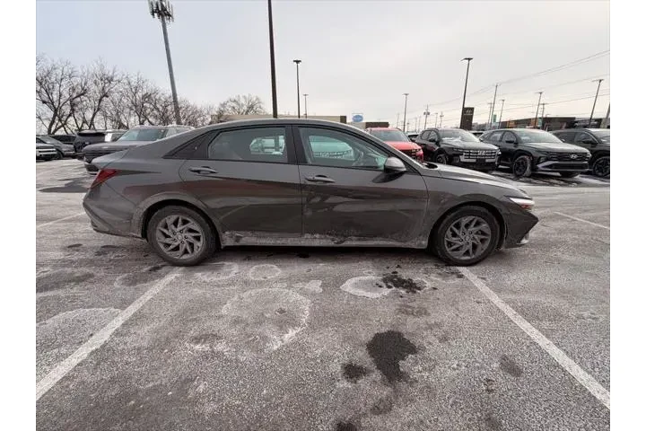 $17500 : Hyundai ELANTRA 2024 SEL 4dr image 3