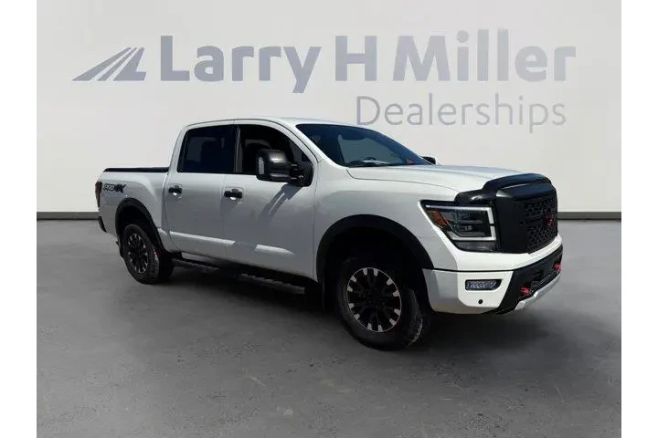 Nissan Titan 2023 4x4 PRO-4X image 7