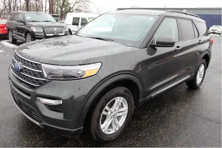 $27975 : Ford Explorer 2022 AWD XLT 4 image 8