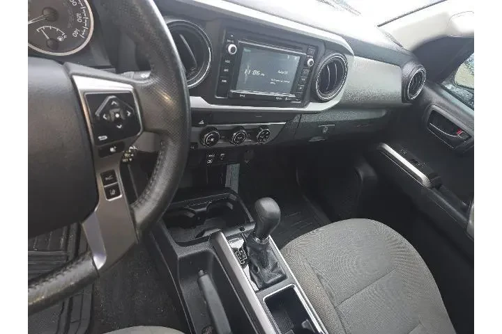 $25319 : Toyota Tacoma 2018 4x2 TRD O image 3