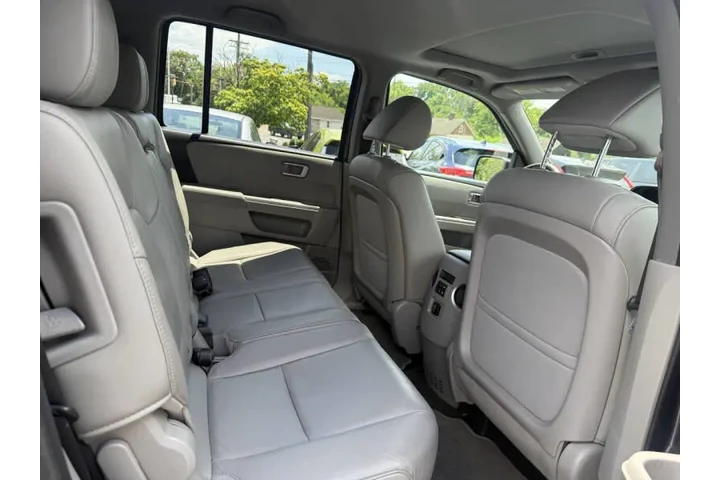 $12495 : 2015 Pilot EX-L image 9