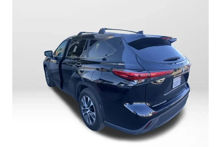 $35269 : Toyota Highlander 2023 LE 4d image 10