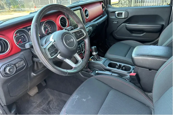 $25497 : Jeep Wrangler Unlimited 2018 image 10