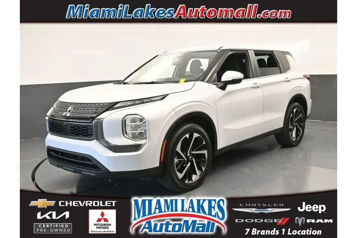 $15991 : Mitsubishi Outlander 2022 ES image 1