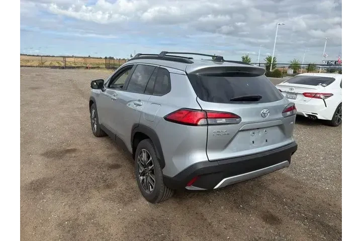 $36900 : Toyota Corolla Cross 2026 XL image 3