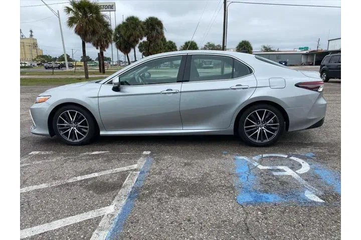 $22406 : Toyota Camry 2022 XLE 4dr Se image 6