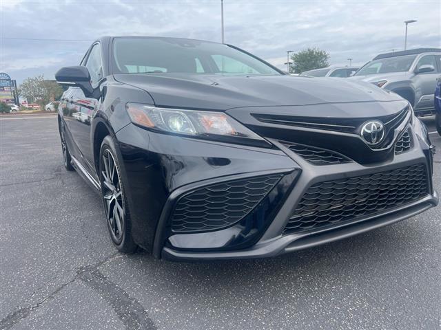 $28881 : PRE-OWNED 2024 TOYOTA CAMRY SE image 10