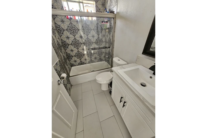 $1100 : RENTO HABITACIÓN PAREJA image 7