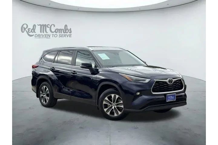 $35141 : Toyota Highlander 2023 LE 4d image 1