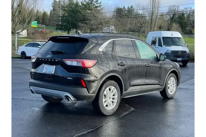 $16983 : Ford Escape 2020 AWD SE 4dr image 3