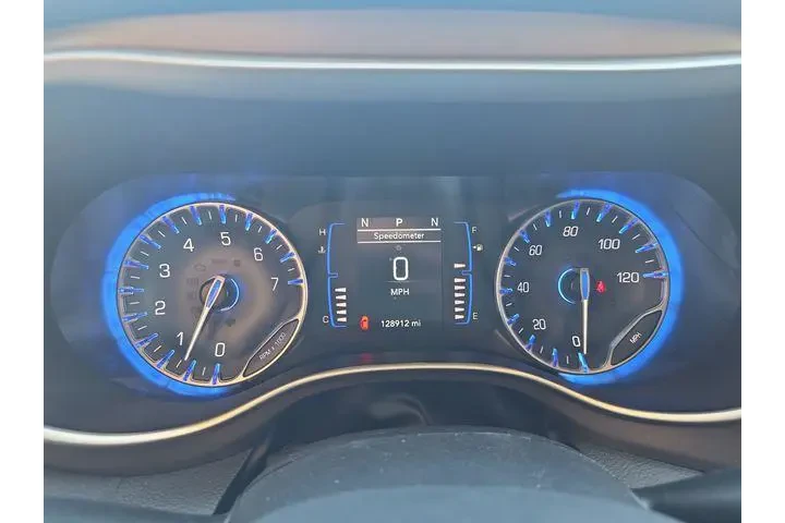 $13791 : Chrysler Voyager 2023 LX 4dr image 10