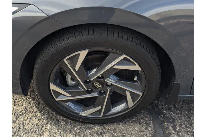 $25999 : Hyundai ELANTRA Hybrid 2025 image 7