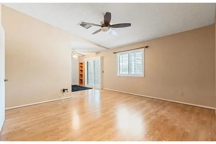 $1450 : 1 bed 1ba Apt in Koreatown image 8