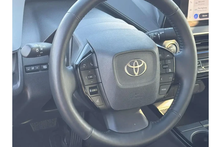 $31870 : Toyota Prius 2025 LE 4dr Hat image 10