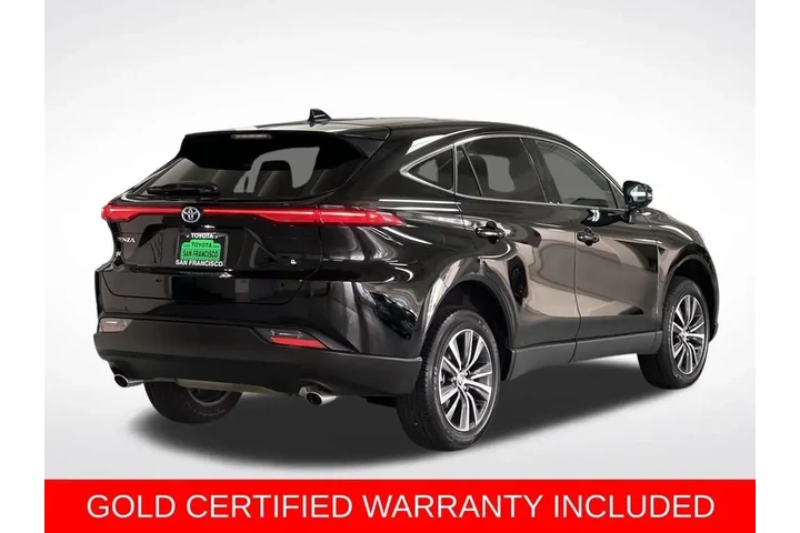 $32388 : Gold Certified2023 Venza LE image 5