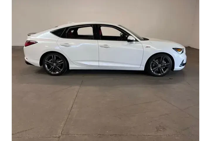 $29930 : Acura Integra 2023 4dr Liftb image 2