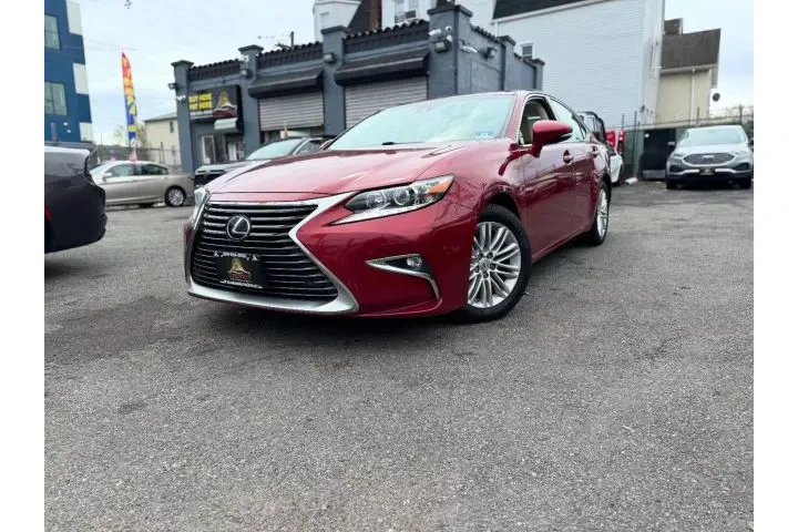 2017 LEXUS ES2017 LEXUS ES image 2