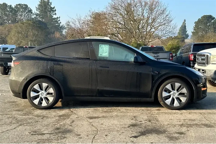 $29841 : Tesla Model Y 2024 AWD Long image 3