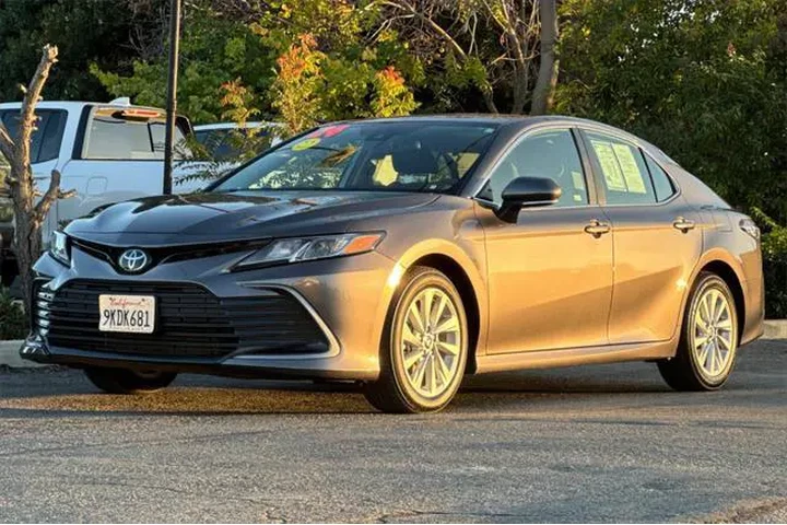 $24498 : Toyota Camry 2024 LE 4dr Sed image 7