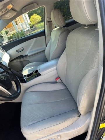 $6800 : 2013 Venza LE image 5