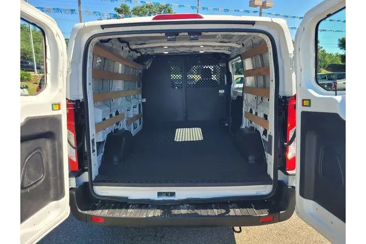 $33442 : Ford Transit 2024 250 3dr SW image 8