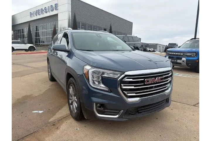 $23988 : GMC Terrain 2024 SLT 4dr SUV image 1