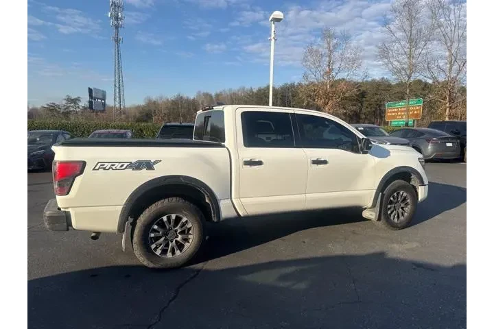 $32950 : Nissan Titan 2022 4x4 PRO-4X image 6