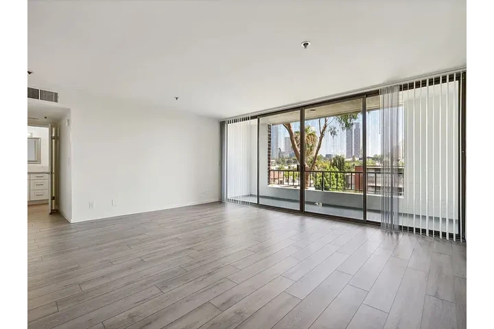 $2700 : Century Glen image 9