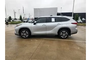 $31499 : Toyota Highlander 2023 L 4dr thumbnail
