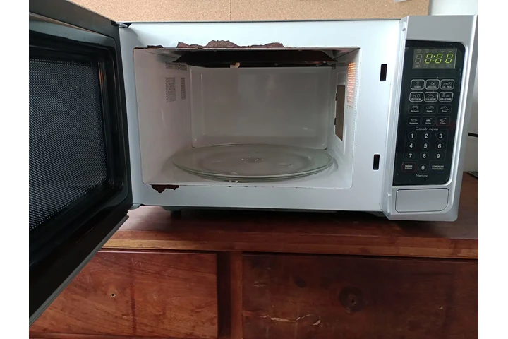 Microondas BGH QUICK CHEF image 9