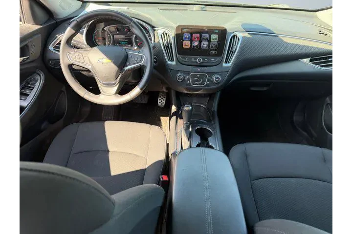 $12854 : Chevrolet Malibu 2017 LT 4dr image 10