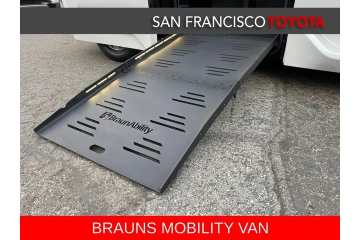 $83888 : 2025 Sienna XLE 8 Passenger image 6