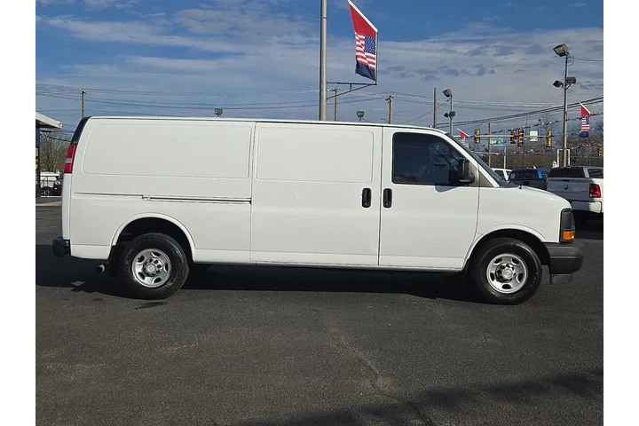 $21500 : 2017 Express 3500 Cargo Exten image 7