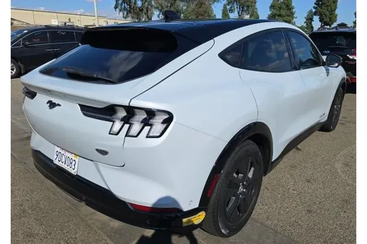 $27800 : Ford Mustang Mach-E 2022 AWD image 2