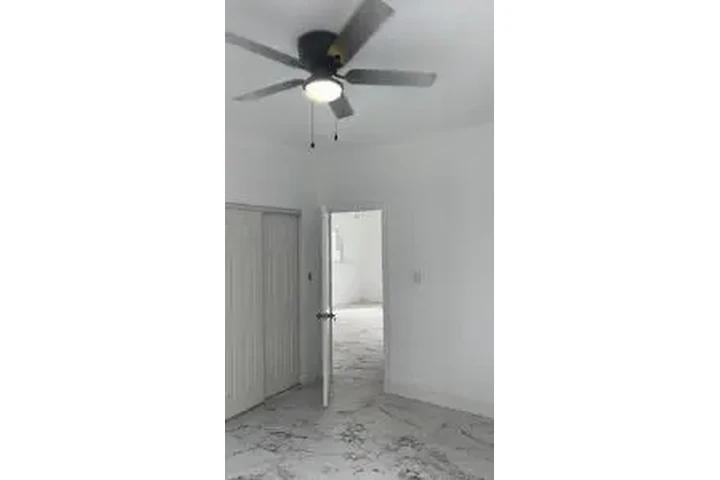 $3800 : Casa Remodelada! 5-Rec/2-Ba image 10