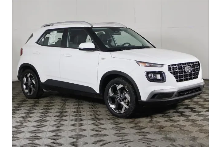 $17223 : Hyundai VENUE 2024 SEL 4dr C image 2