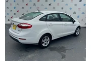 $8995 : 2017 Fiesta SE Sedan thumbnail