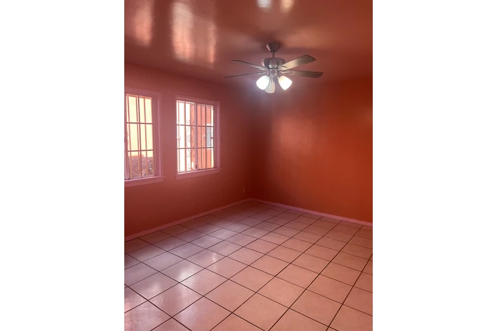 $2100 : Very spacious one bedroom apt image 4