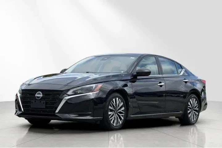 $18382 : Nissan Altima 2024 2.5 SV 4d image 8