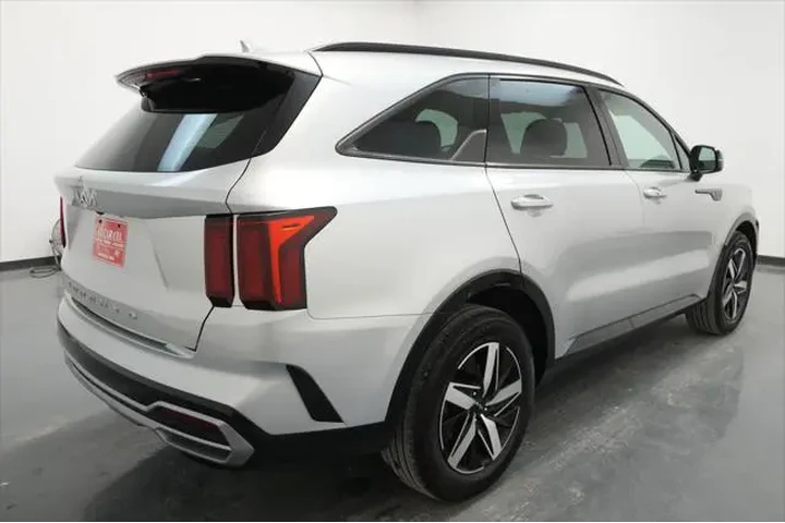 $21354 : Kia Sorento 2022 S 4dr SUV image 9